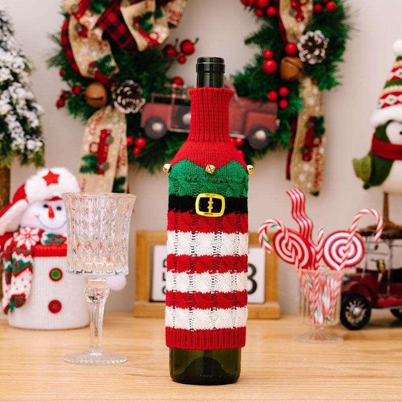 2-Piece Cable-Knit Wine Bottle Covers - Stylish Protection