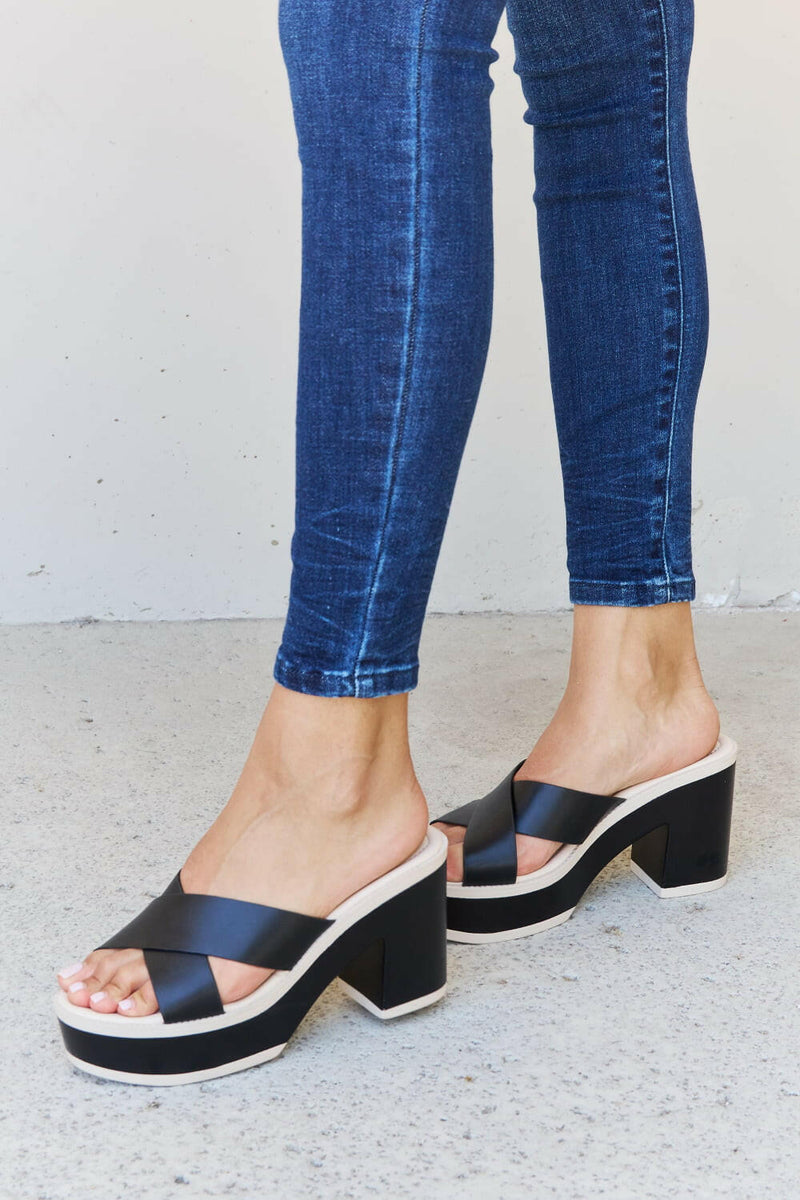 Moments Contrast Platform Sandals