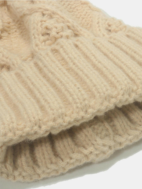 Roll Rim Cable-Knit Hat - Stylish and Warm Accessory