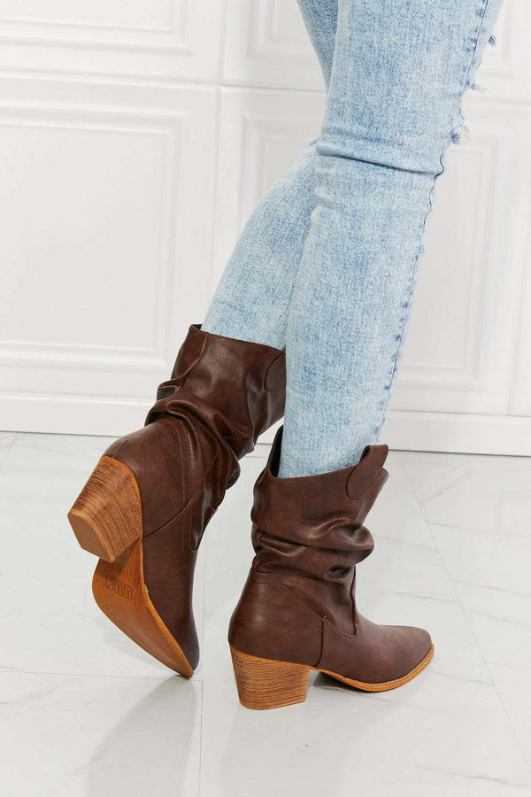 MMShoes Better in Texas Scrunch Cowboy Boots in Brown